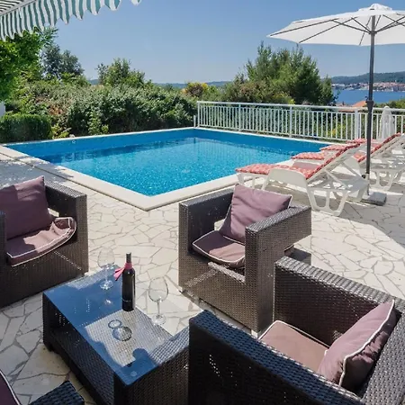 Ferienhaus Fuer 8 Personen Und 1 Kind In Kuciste, Dalmatien Sueddalmatien * Kuciste