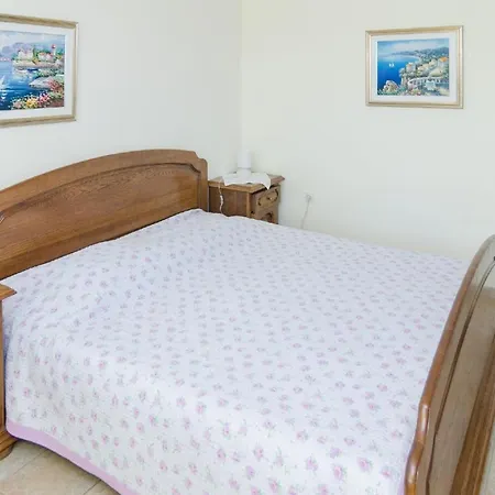 Ferienhaus Fuer 8 Personen Und 1 Kind In Kuciste, Dalmatien Sueddalmatien 쿠치슈테
