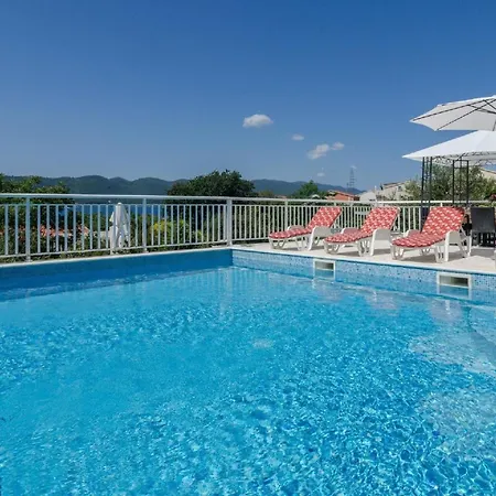 펜션 Ferienhaus Fuer 8 Personen Und 1 Kind In Kuciste, Dalmatien Sueddalmatien 쿠치슈테